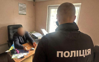 На Київщині викрили керівника ритуальної служби, який вимагав хабар за бронювання місць для поховання
