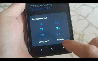 Смартфон автоматично перемикає час через активацію РЕБ – що робити