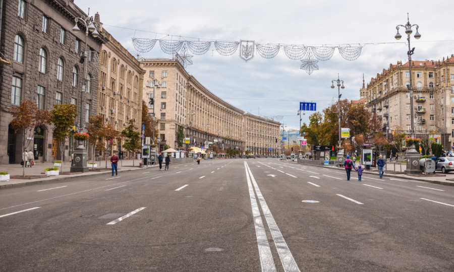 На Крещатике временно ограничат движение транспорта