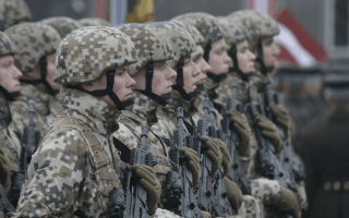 У Латвії можуть запровадити обов’язковий призов жінок до армії з 2028 року