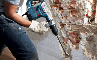 Верховный Суд постановил, на основании какой статьи владелец земельного участка может обратиться с иском о демонтаже самовольно построенного сооружения