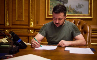 Володимир Зеленський підписав закони про продовження воєнного стану та мобілізації до лютого 2025 року