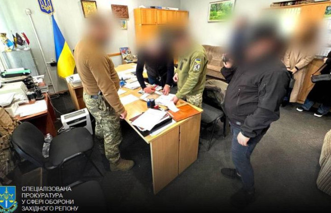 На Закарпатье начальник ТЦК и заместитель комбрига ТРО помогали мужчинам уклоняться от мобилизации