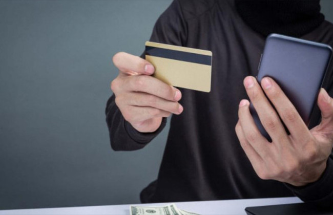 В Ровно мошенники присваивали деньги людей под видом выплат помощи