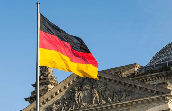 Германия продолжит помощь Украине в 2025 году, несмотря на распад коалиции, — Reuters