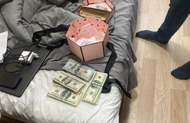 На Киевщине задержали хакера, который заработал $40 тысяч на перехвате талонов в сервисных центрах МВД