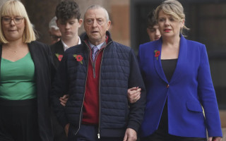 Лікар отримав 31 рік в’язниці за отруєння фальшивою вакциною від COVID через спадок