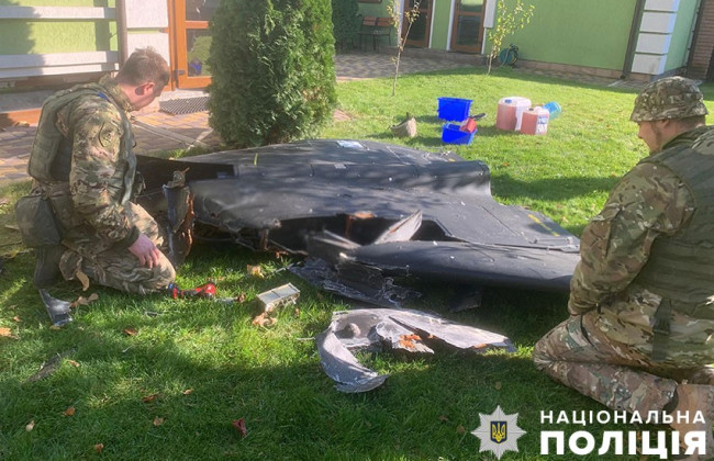 В Киеве с крыши частного домовладения сняли БпЛА, фото