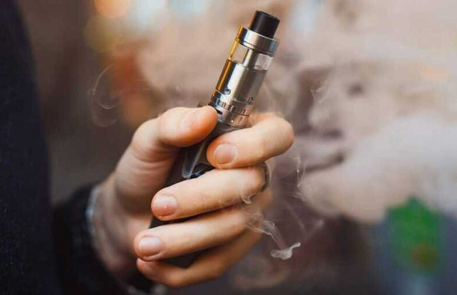 Во Львове 14-летнюю девушку второй раз за год госпитализировали из-за курения вейпа