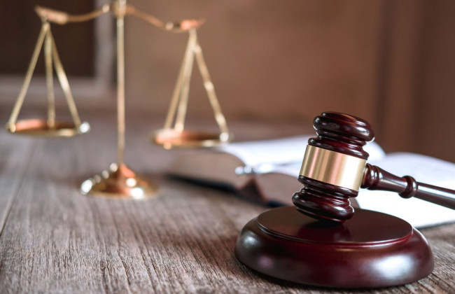 Суд ухвалив виправдувальний вирок щодо експравоохоронця, обвинуваченого в отриманні хабаря — деталі справи