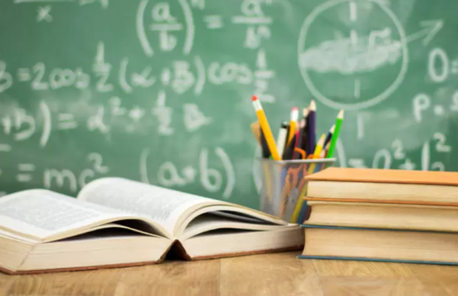 Учителя с начала следующего года будут получать ежемесячные доплаты — что нужно знать