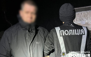 В Киеве будут судить мужчину, который сбывал оружие, взрывчатку и наркотики