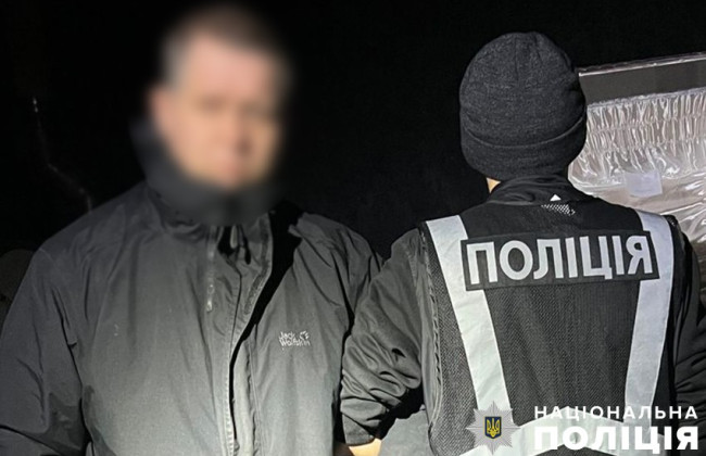 У Києві судитимуть чоловіка, який збував зброю, вибухівку та наркотики