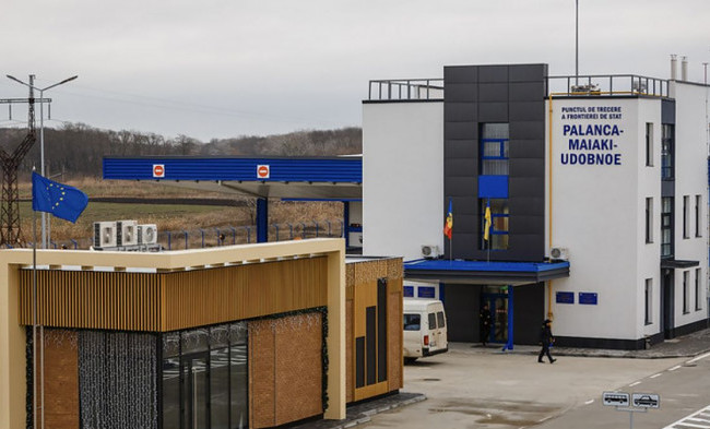 На границе с Молдовой временно приостановят пропускные операции