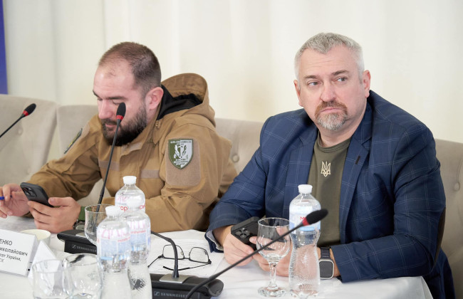 Мобилизовали человека, который не слышит, а руководитель предприятия ОПК прячет работников, чтобы не остановить работу критического предприятия – член комитета по нацбезопасности описал проблемы