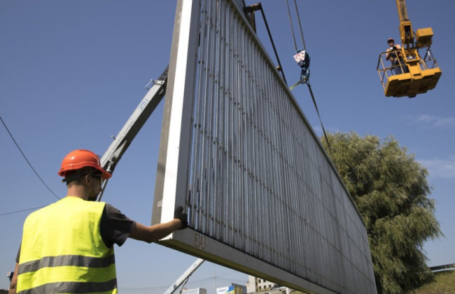 В КГГА объяснили, как можно оформить разрешение на размещение вывесок в Киеве