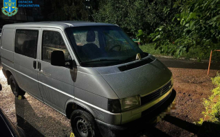 У Рівному двоє чоловіків за 2 тисячі доларів підпалювали автівки військових — їх судитимуть