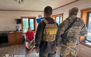 Прикордонника викрили на переправленні за $4 000 ухилянтів за кордон