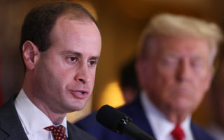 Дональд Трамп запропонував особистого адвоката Вілла Шарфа на посаду секретаря Білого дому