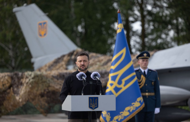 Пилоты F-16 сбили 10 целей во время массированной атаки россиян, — Владимир Зеленский