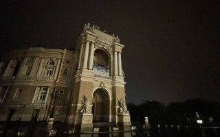 Одеса без світла більше доби, тим часом на заході України скасували графіки відключень