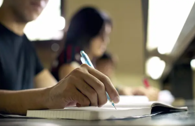 Выплачивается ли пенсия в связи с потерей кормильца после достижения 18 лет