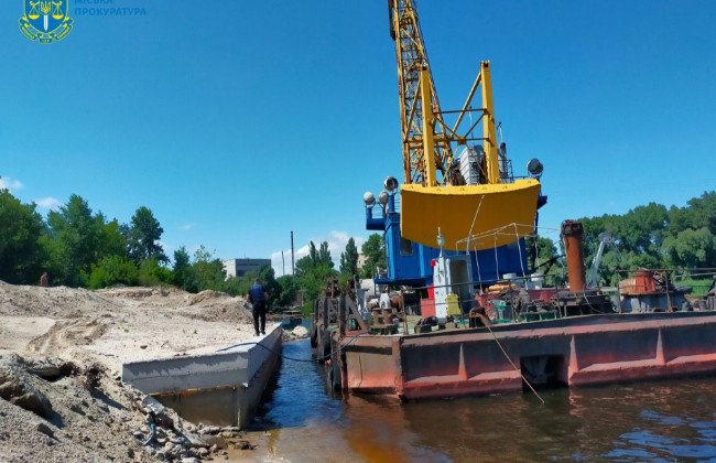 Земельный участок, на котором незаконно построили причал, вернули в собственность Киева