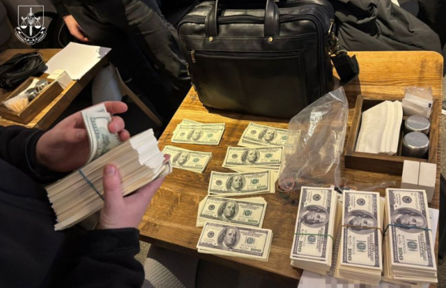 На Киевщине разоблачили дельца, который требовал от предпринимателя $700 000 за решение несуществующих проблем с землей