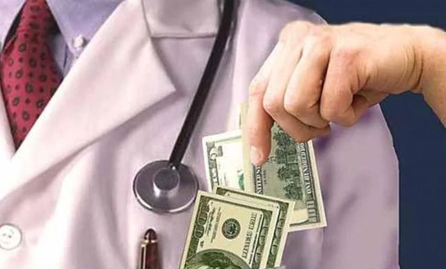 $12 000 за влияние на должностных лиц МСЭК — в Киевской области на взятке погорели врачи