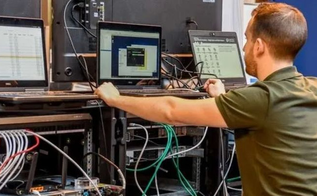 Рада приняла закон о развитии системы конфиденциальной связи