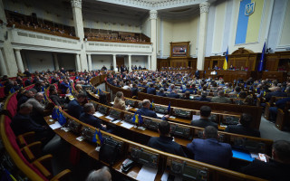 До закону про бюджет внесли норму про доплату суддям місцевих судів 10,5 тисяч грн, але вона не запрацює без окремого закону