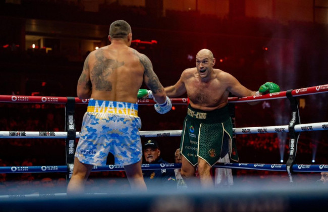 Стали відомі гонорари бою-реваншу Усик — Ф'юрі: українець отримає більшу частину