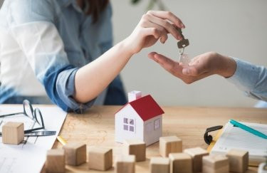 Выдан первый кредит для молодежи по новым условиям еОселя