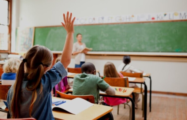 Київ хоче створити державні двомовні школи для українців у Чехії