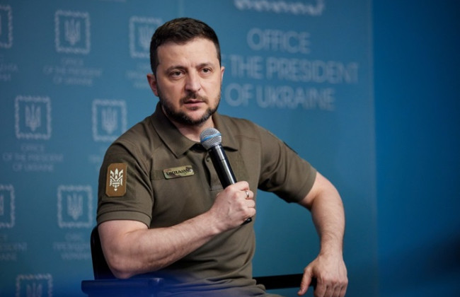 Генералы должны быть в окопах, — Зеленский