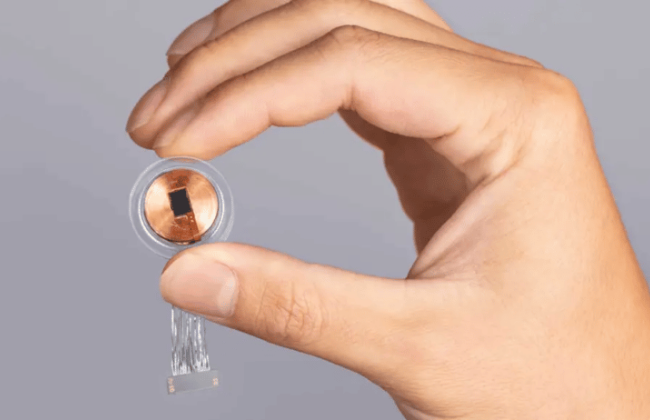 Neuralink Илона Маска получила первое разрешение на вживление мозгового импланта в Канаде