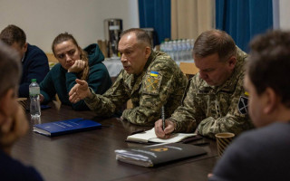 Привернення уваги до проблем фронту допомагає швидко на них реагувати, – Олександр Сирський