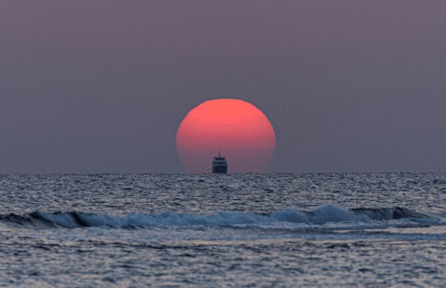 В Красном море затонула яхта с 45 туристами на борту
