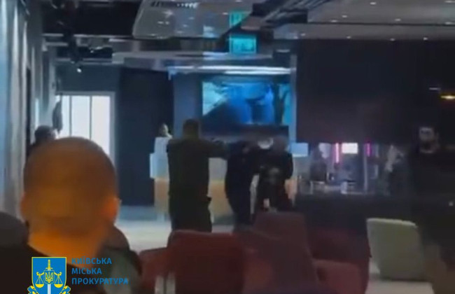 Підозрюваному у вбивстві в готелі на Печерську в Києві суд обрав запобіжний захід