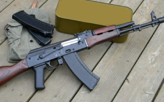 Військовослужбовець з табельного автомата вистрілив в офіцера — яке рішення ухвалив суд