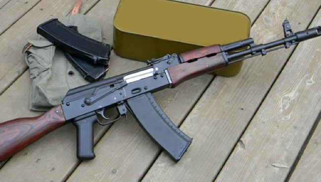 Военнослужащий из табельного автомата выстрелил в офицера — какое решение принял суд