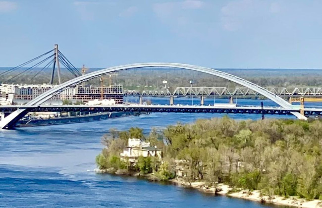 Убытки на 3,5 млн грн - заместителя директора КП подозревают в халатности при строительстве Подольского моста