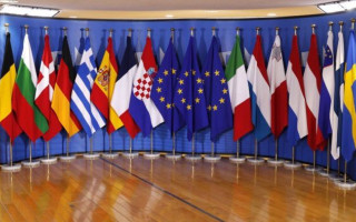 Єврокомісія планує скоротити штат посольств ЄС у всьому світі