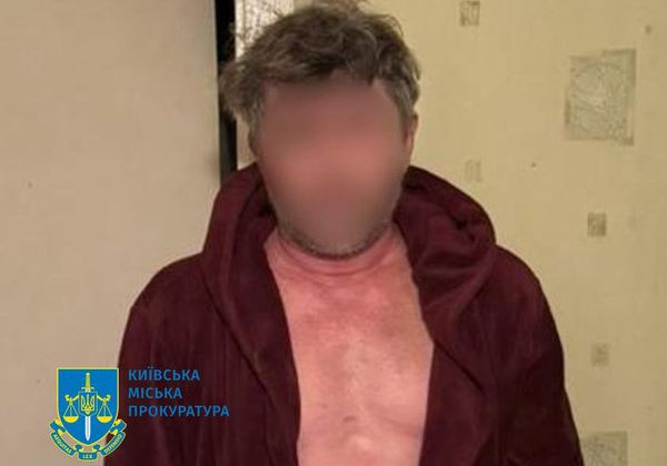У Києві чоловік напав з ножем на військових ТЦК