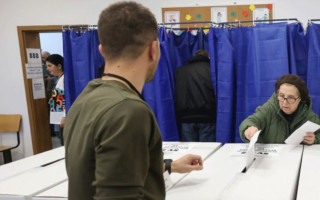 Конституційний суд Румунії постановив перерахувати усі голоси на президентських виборах