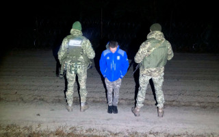 Прикордонники затримали чоловіка, який крізь чагарники пробирався до Польщі
