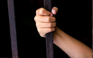 За решетку в 10 лет — в Австралии детей смогут засудить до пожизненного заключения