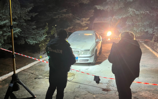 В Николаевской области задержали двух 16-летних парней, которые «на заказ» подожгли полицейский автомобиль