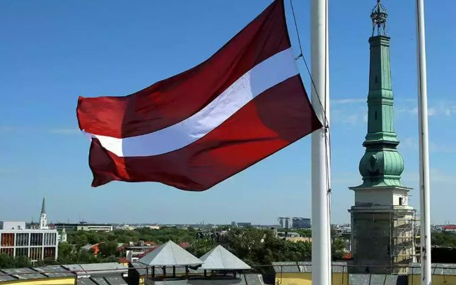 В Латвии отправили за решетку тиктокера, который восхвалял военные преступления РФ