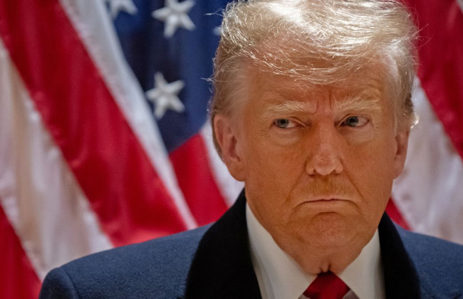 Дональд Трамп пригрозил объединению БРИКС введением 100% пошлин, если те заменят доллар альтернативой